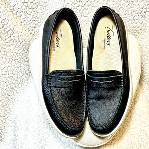 Trotters Black Leather Slip-On Shoes 7.5N